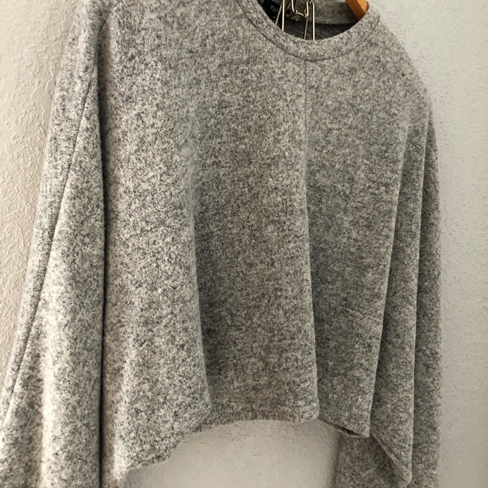 Cropped Sweater💛 - Picture 2 of 4